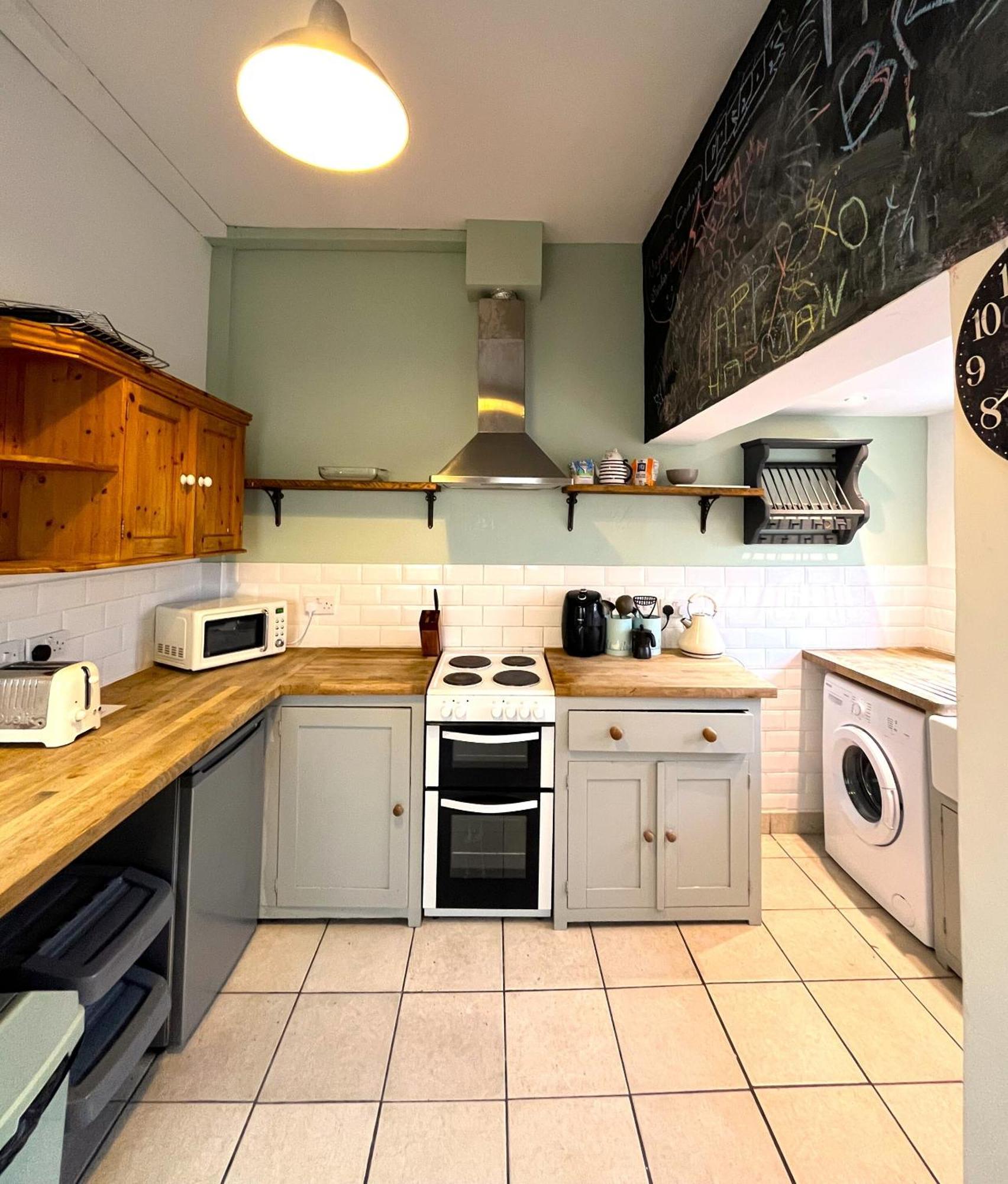 Charming Cottage Retreat With Garden - Sleeps 12 布里斯托 外观 照片