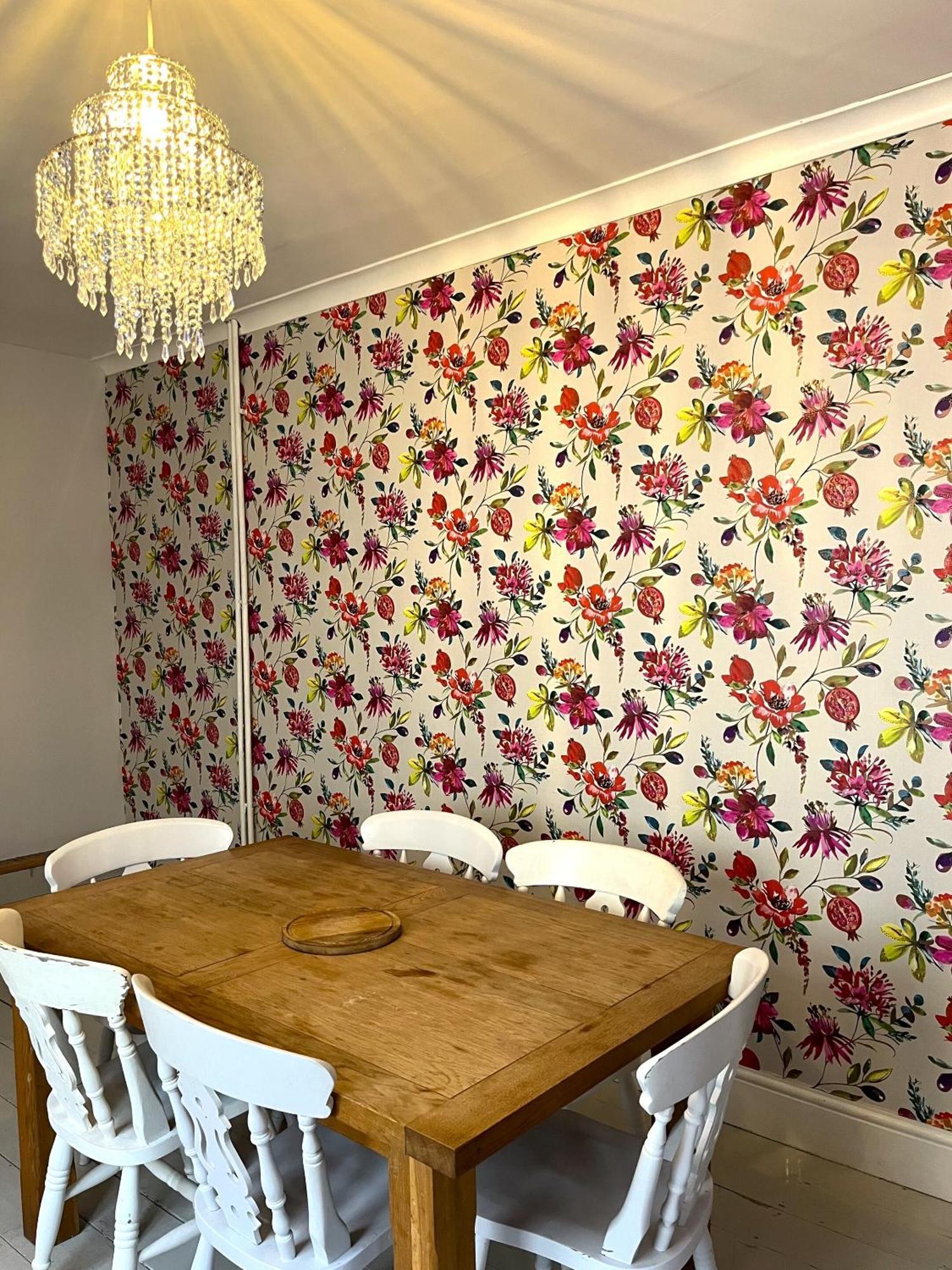 Charming Cottage Retreat With Garden - Sleeps 12 布里斯托 外观 照片