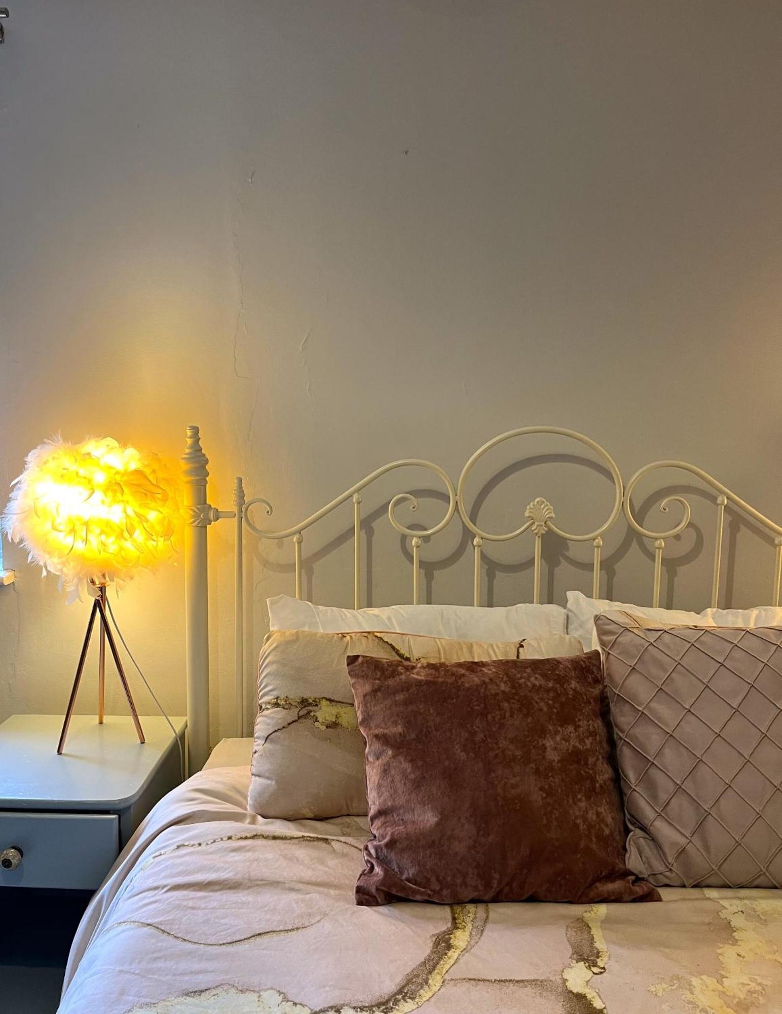 Charming Cottage Retreat With Garden - Sleeps 12 布里斯托 外观 照片