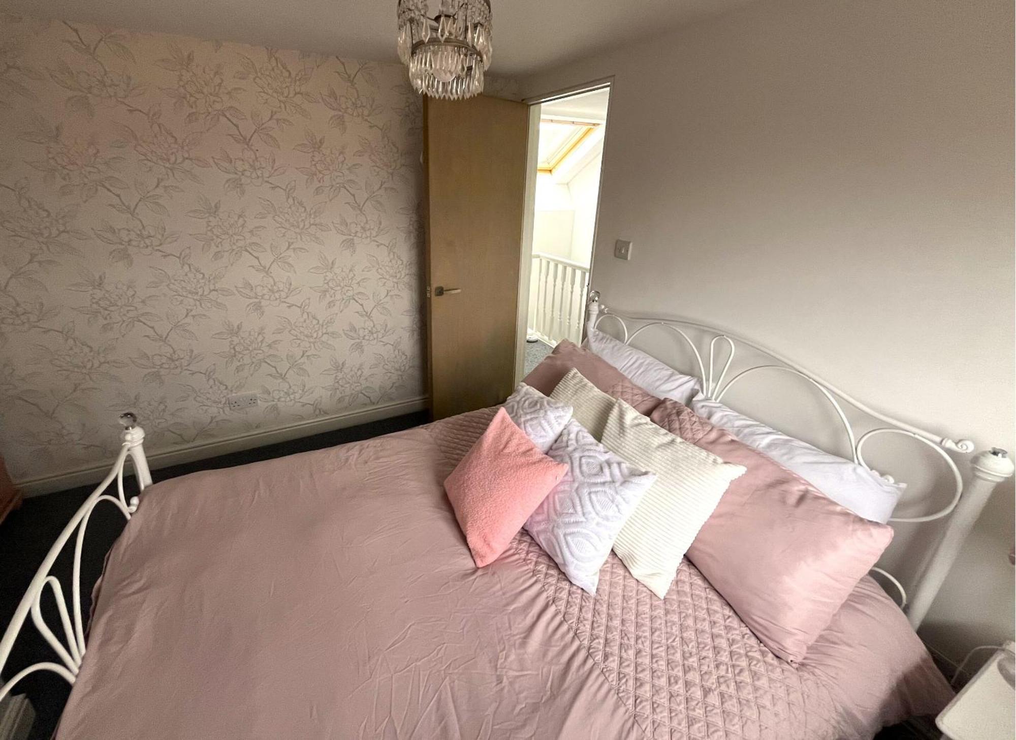 Charming Cottage Retreat With Garden - Sleeps 12 布里斯托 外观 照片