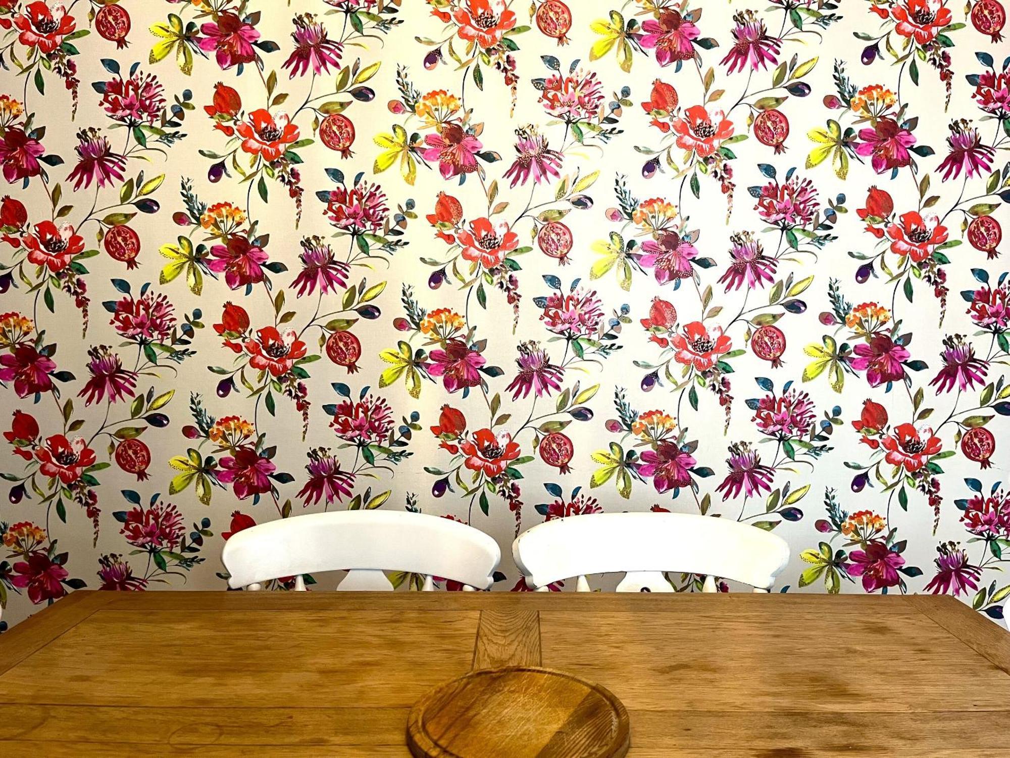 Charming Cottage Retreat With Garden - Sleeps 12 布里斯托 外观 照片